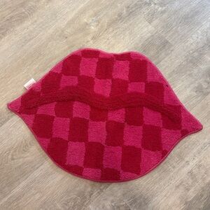 Red & Pink Lip-Shaped Rug